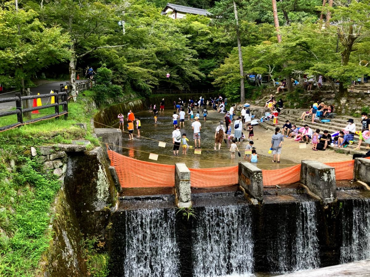 川遊びはココで間違いなし 岩谷堂公園の駐車場や混雑状況まとめ Hugcle はぐくる