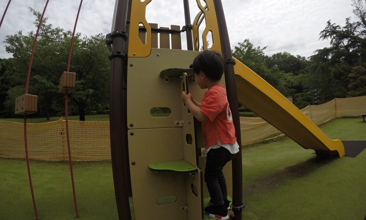 都市緑化植物園の遊具